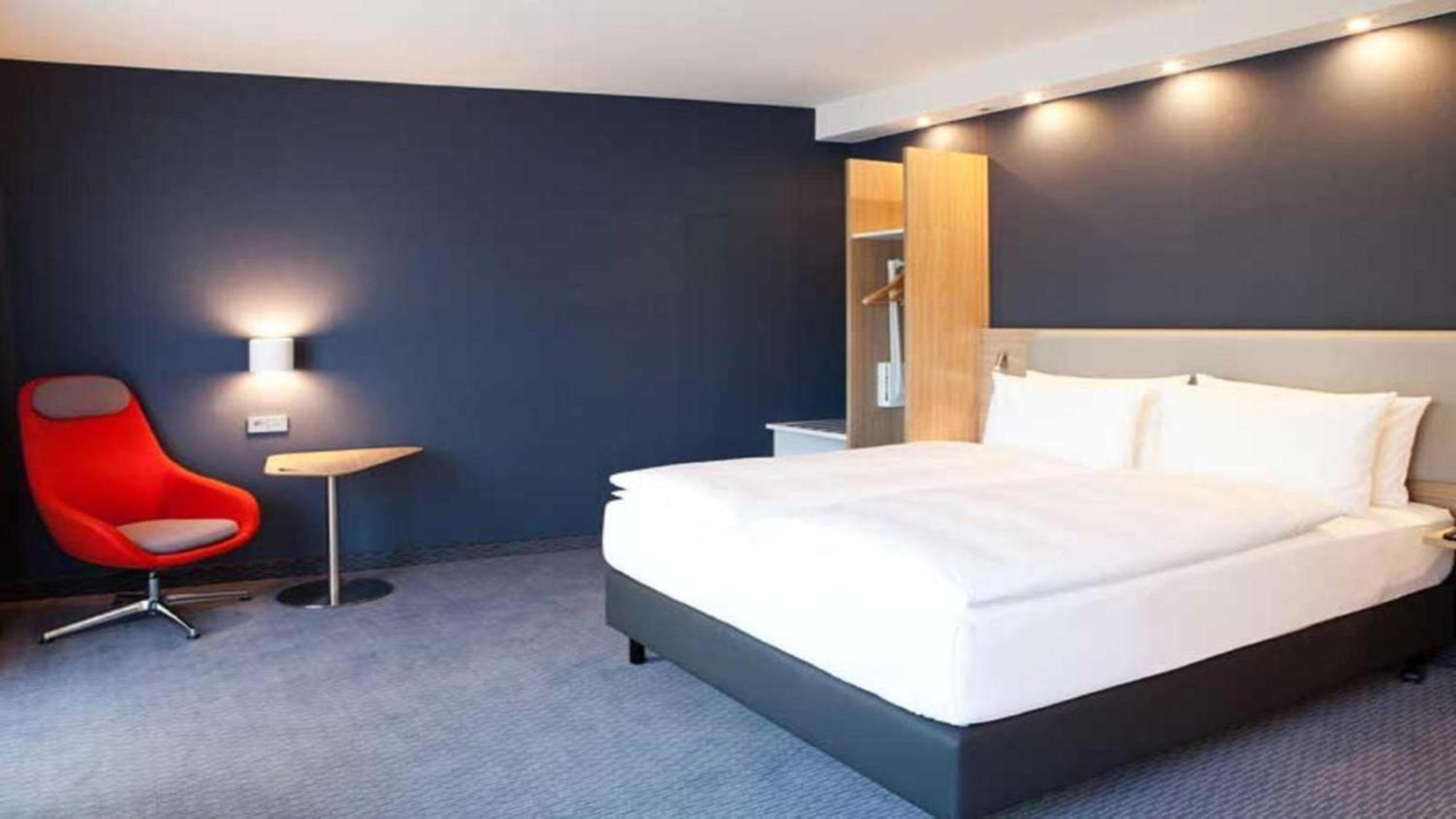Holiday Inn Express - Remscheid Bagian luar foto