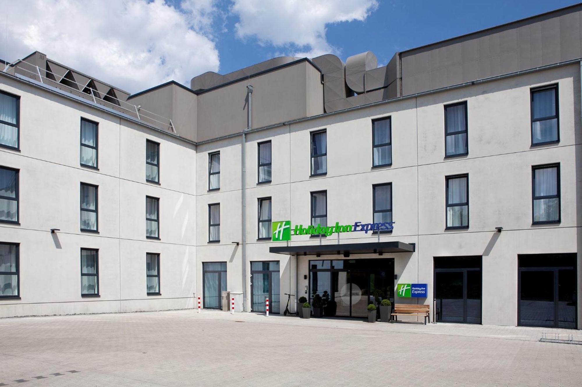 Holiday Inn Express - Remscheid Bagian luar foto